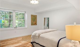 27 High St 2, Newport, RI 02840