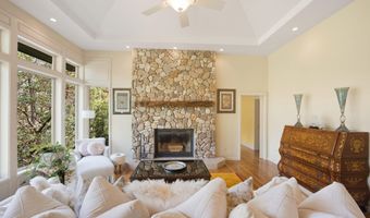 545 Ashland Creek Dr, Ashland, OR 97520