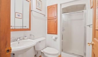 536 E Shore Dr, Adirondack, NY 12808