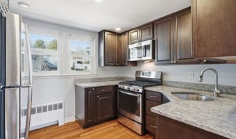 18-20 Genetti Cir, Bedford, MA 01730