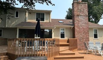 66 Foxglove Dr, Cranston, RI 02920