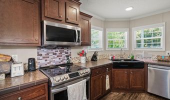 215 Hines Dr, Bonneau, SC 29431