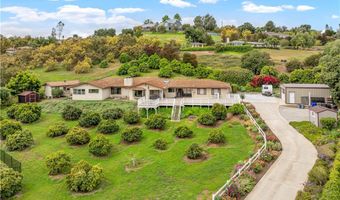 735 Del Valle Dr, Fallbrook, CA 92028