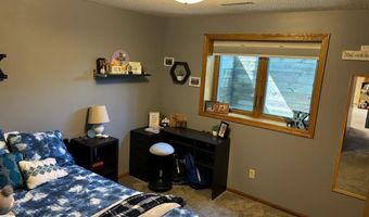 409 Sundown Dr, Avon, MN 56310
