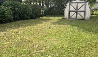 520 Sheldon St, Algonac, MI 48001