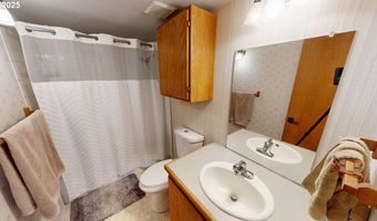 98393 E COUGAR Ln, Brookings, OR 97415