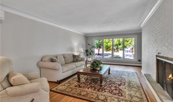 21 Tee Ct, Amherst, NY 14221