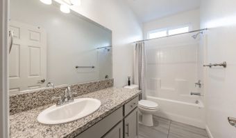 13722 Larkspur Way, Armona, CA 93202