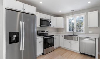 4 Cortland Pl, Standish, ME 04084