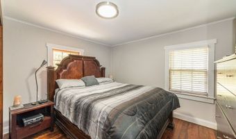 25 Lake Pochung Rd, Alloway, NJ 07461
