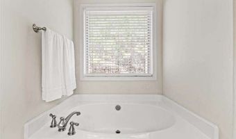 62 Cleburne Pl, Acworth, GA 30101