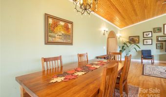 12 Riverview Dr, Bakersville, NC 28705