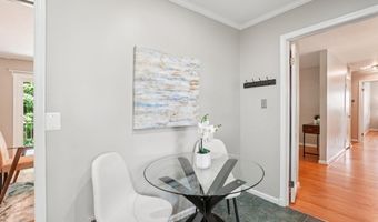 2647 S KENT St, Arlington, VA 22202