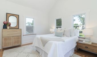 89 Commerce St, Clinton, CT 06413