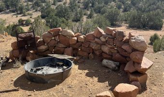 296 Quartz Hill Rd, Ash Fork, AZ 86320