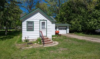 221 N Cedar St, Adams, WI 53910
