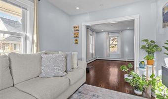 27 Ferncliff Ave, North Providence, RI 02911