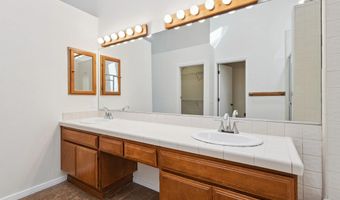 811 Kalpati Crk B, Carlsbad, CA 92008