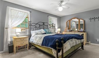 189 Wolf Rock Rd, Exeter, RI 02822