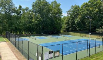 6944 ELLINGHAM Cir #A, Alexandria, VA 22315