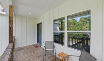 5114 Oak St, Bay St. Louis, MS 39520