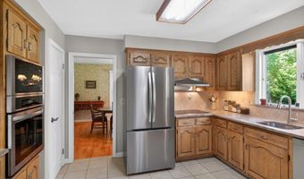 5 Shingle Mill Dr, Canton, CT 06019