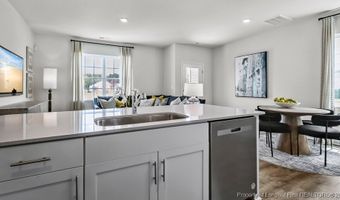 203 Maddox Dr, Aberdeen, NC 28315