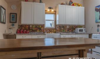 33 Cumberland Rd, Clark, WY 82435