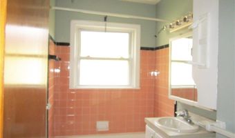 1081 Seward Ave, Akron, OH 44320