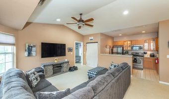 26 Windsor Dr 26, Bayonne, NJ 07035