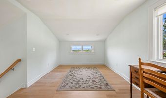 50 Beach View Dr, Stamford, CT 06902