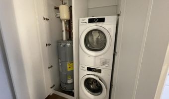 987 Queen St 227, Honolulu, HI 96814
