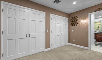 152 Glen Hills Dr, Cranston, RI 02920