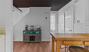 17 Warren Ave 17, Middletown, RI 02842