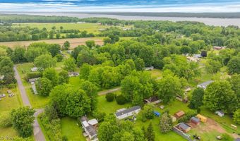 6886 Lindsley Ave, Andover, OH 44003
