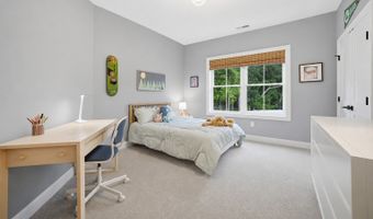 43 Oak Ridge Dr, Avon, CT 06001