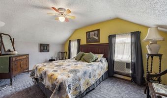 701 E 1st St, Anamosa, IA 52205