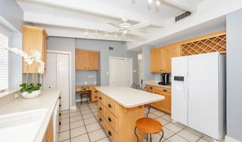 8675 W Fairway Dr, Baton Rouge, LA 70809