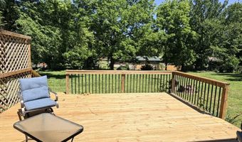 904 S Oak Ridge Dr, Aurora, MO 65605