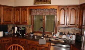 612 N 4th St, Arma, KS 66712