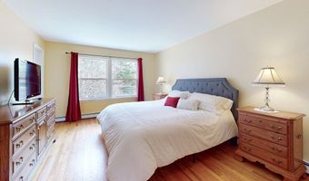 20 Driftway Rd, Danbury, CT 06811