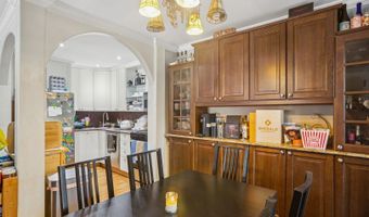 1217 S Old Wilke Rd 101, Arlington Heights, IL 60005