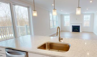 1 Longview Dr 110, Atkinson, NH 03811