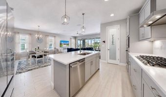6364 ROADSTEAD Ct, Apollo Beach, FL 33572