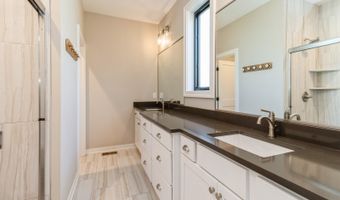 1809 12th St SE, Altoona, IA 50009