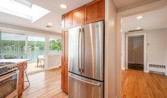 100 N Lake Shore Dr, Brookfield, CT 06804