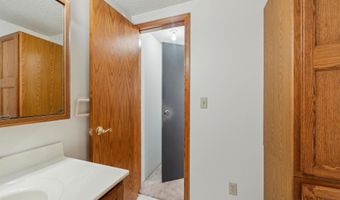 640 S Daisy Ln, Andover, KS 67002