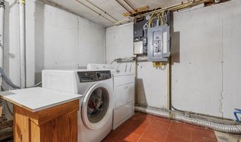 11 Hartlawn Rd, Boston, MA 02132