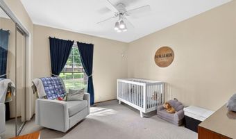 404 Oakmont Cir, Ballwin, MO 63011