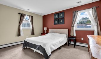 6 Roxbury Dr, Barnegat, NJ 08005